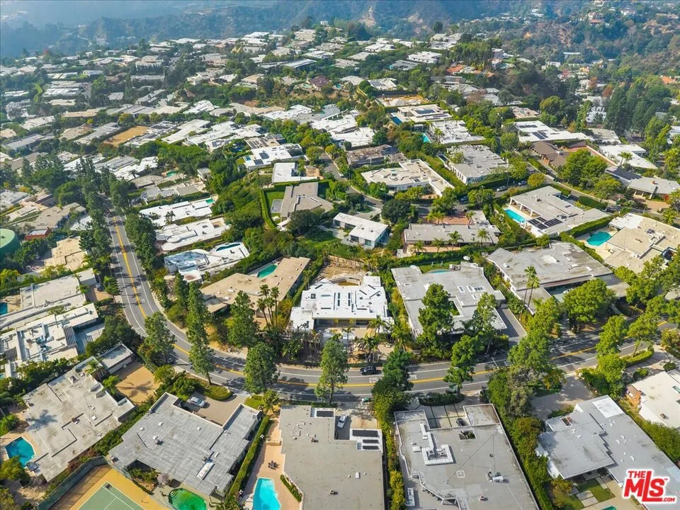 1855 Loma Vista Drive, Beverly Hills, California 90210 home-pic-9